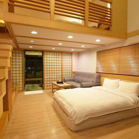 No. 21 Jiaoxi Hot Spring Homestay エクステリア 写真