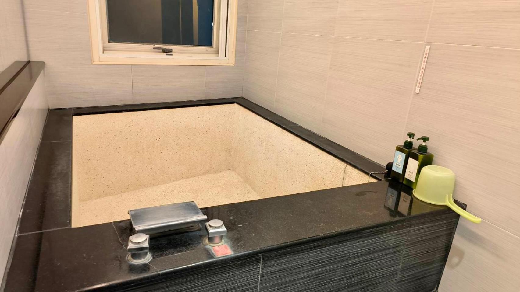 No. 21 Jiaoxi Hot Spring Homestay エクステリア 写真